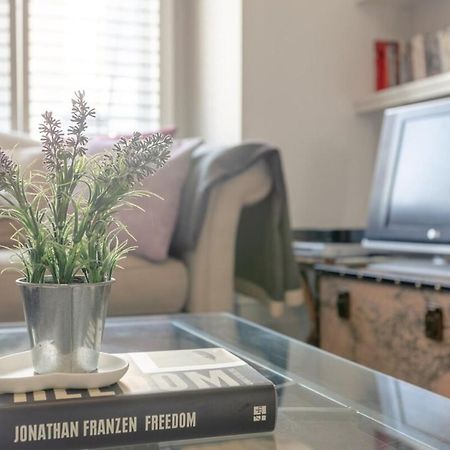 Stylish 1 Bed Apartment Near Battersea Park Londyn Zewnętrze zdjęcie